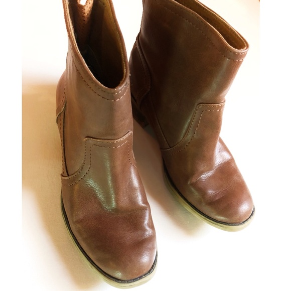 Leather ankle boots - Picture 2 of 3